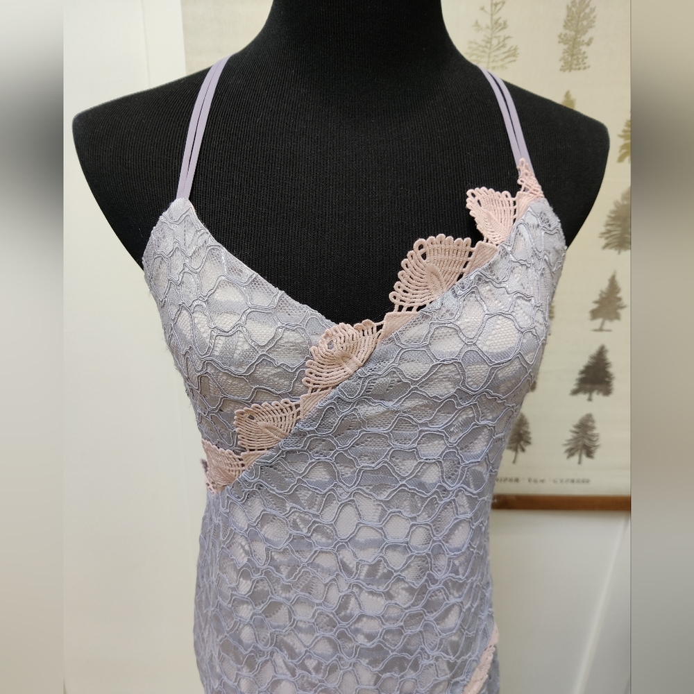 Topshop Lace Cut Out Dress - size 8 - Picture 4 of 10